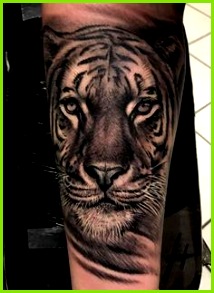 tiger tattoo bein beintattoo tätowierung in schwarz und weiß Tiger Tattoo Schwarz Weiß