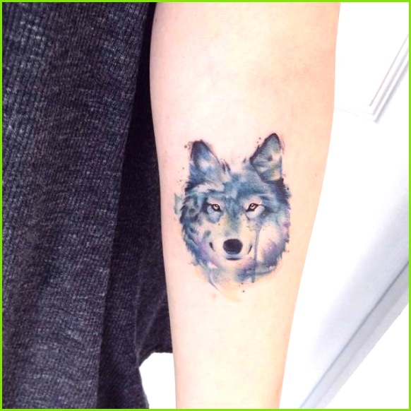 watercolor style wolf tattoo